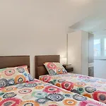 4m By Guide Villa *