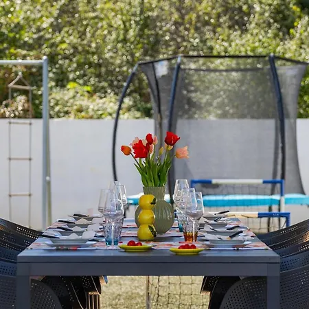Villa 4m By Guide