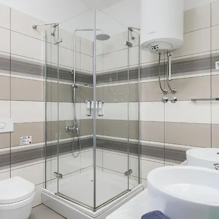 4m By Guide Villa Valtura